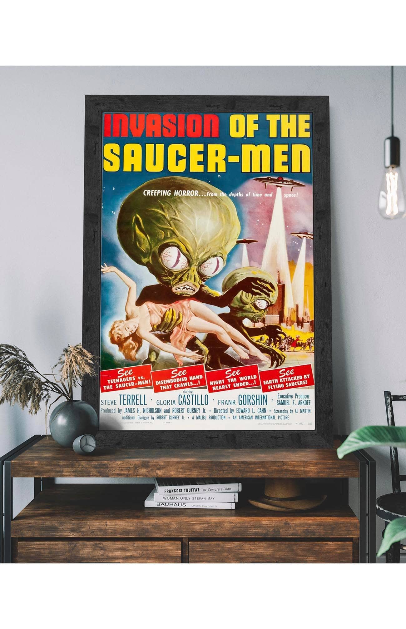 Invasion of the Saucer Men - Image 3